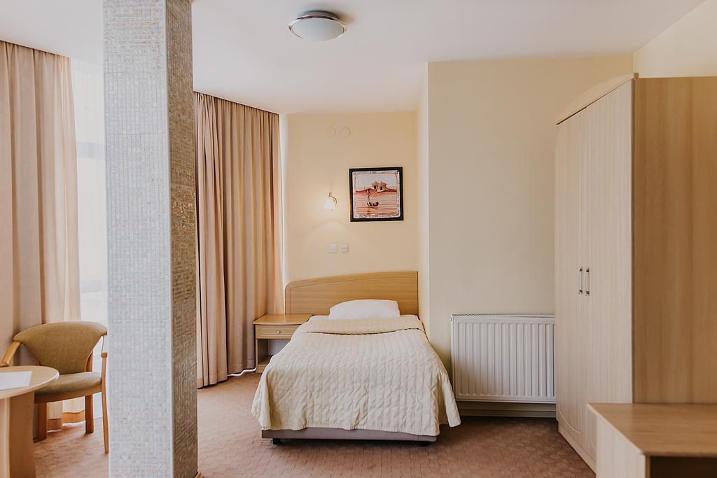 Hotel Silver Osijek Quarto foto